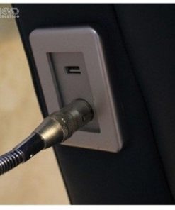EVO9340 có ổ cắm sạc điện thoại