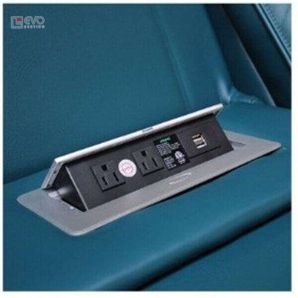 Bộ cổng sạc của EVO9350 có thể tụt vào tụt ra