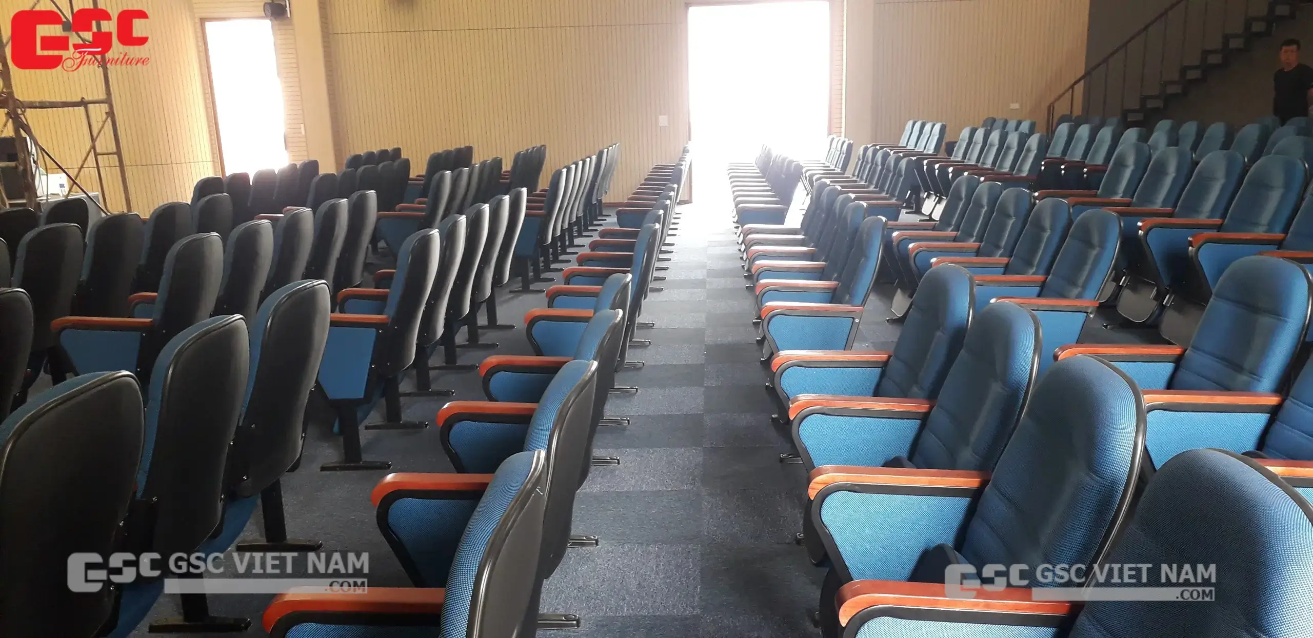 Hình ảnh thi công Dự án ghế hội trường tại Đại học Thành Đô