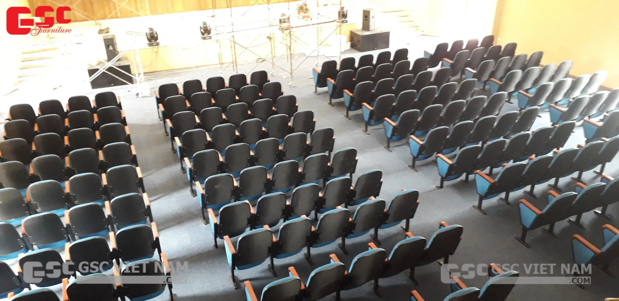 Hình ảnh thi công Dự án ghế hội trường tại Đại học Thành Đô